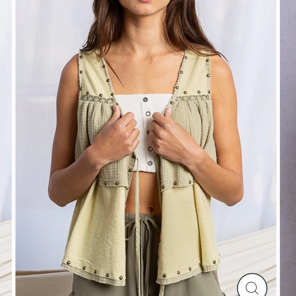 NWOT POL Ruffle Open Tank/Vest with Ties. Size Small